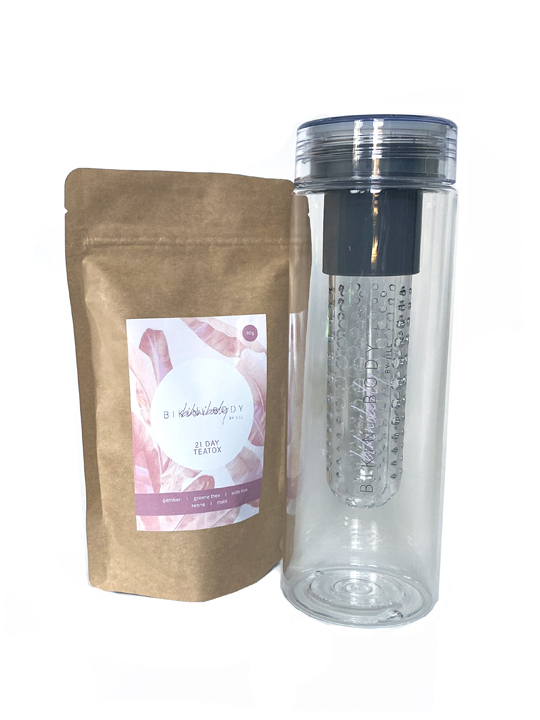 Bikinibody drinking bottle with fruit infuser. Grey. Easy to take with you everywhere.